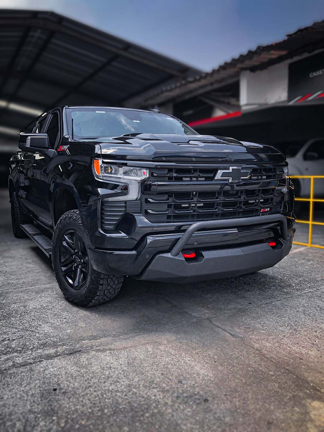 Bumper Central Silverado: Seguridad, Estilo y Rendimiento Mejorado